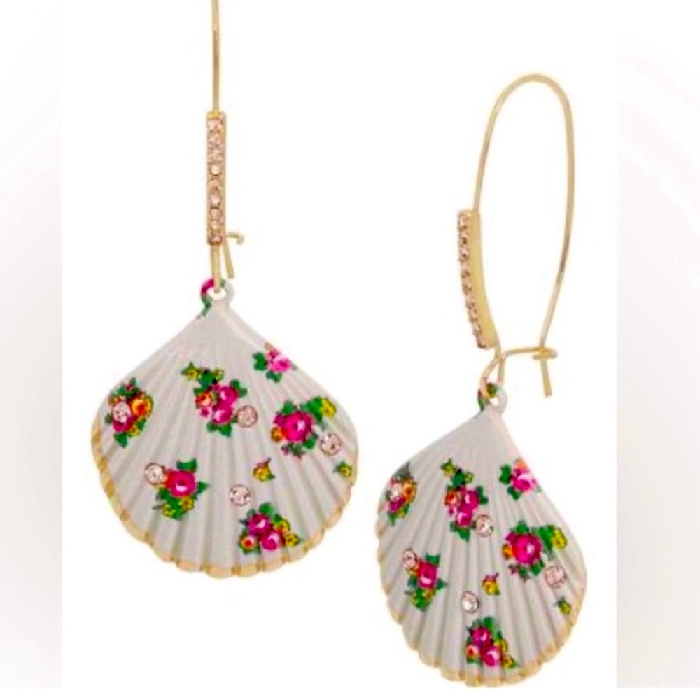 New Betsey Johnson SHELL YEAH FLOWER SHELL HOOK EARRINGS